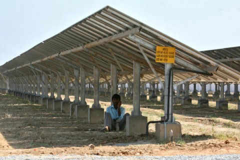 Access to energy - necessary but not sufficient to cut poverty Access to energy - necessary but not sufficient to cut poverty