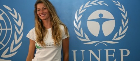 Gisele Bündchen Visits Slum in Kenya